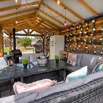 The Stables Luxury House With Hot Tub Apartman York