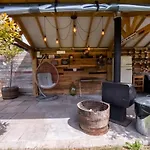 The Stables Luxury House With Hot Tub