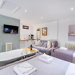 The Stables Luxury House With Hot Tub Apartman