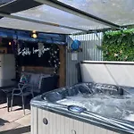 The Stables Luxury House With Hot Tub