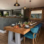 The Stables Luxury House With Hot Tub