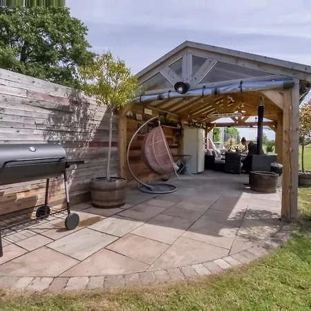 The Stables Luxury House With Hot Tub