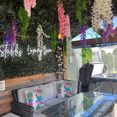 The Stables Luxury House With Hot Tub * York