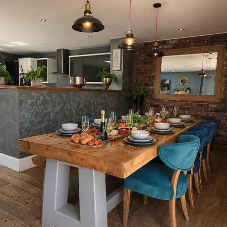 The Stables Luxury House With Hot Tub