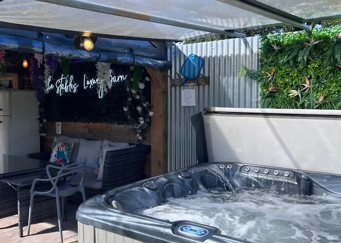 The Stables Luxury House With Hot Tub