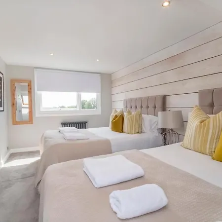 The Stables Luxury House With Hot Tub York